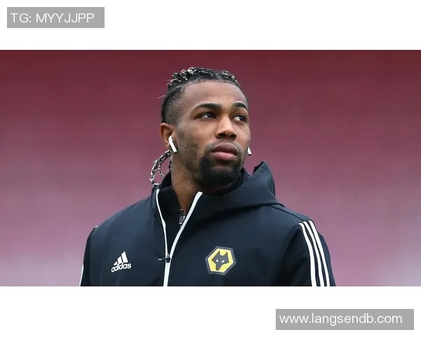 足球明星特劳雷的传奇之路与辉煌成就揭秘